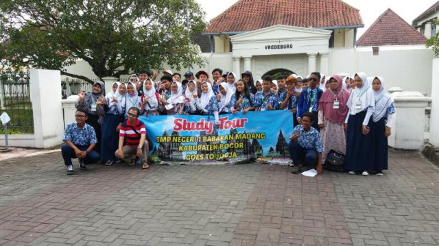 Study Tour 2017 Goes To Yogyakarta